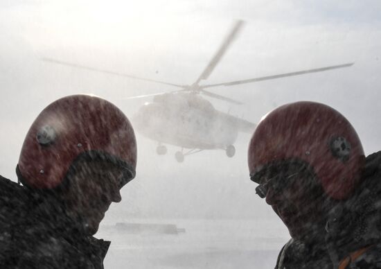Russia Smokejumpers Drills