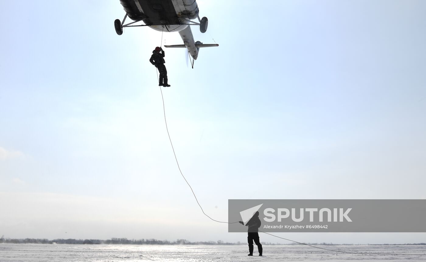 Russia Smokejumpers Drills