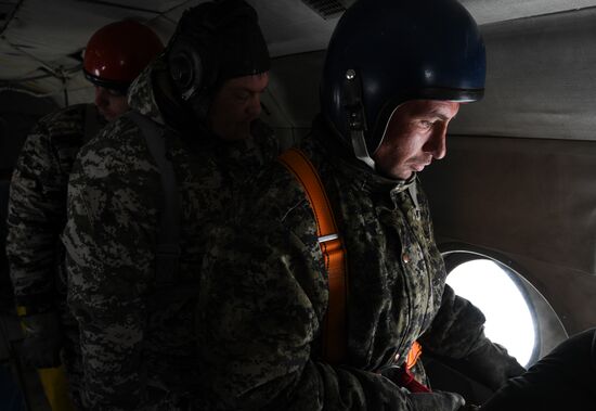 Russia Smokejumpers Drills