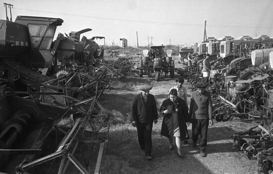 Azerbaijani cotton grower Zamina Sardar kyzy Aslanova