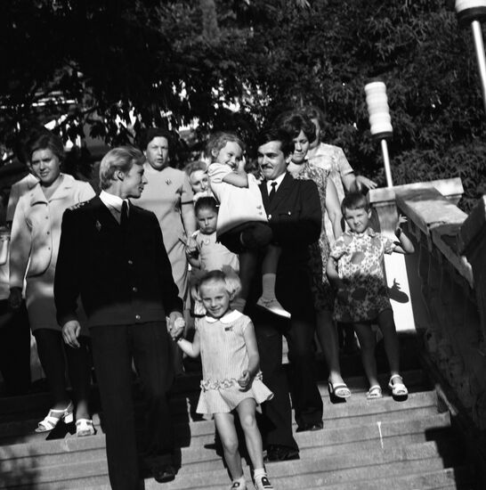 Families of Northern Fishing Fleet sailors on vacation