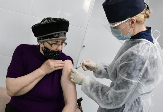 Russia Coronavirus Vaccination 