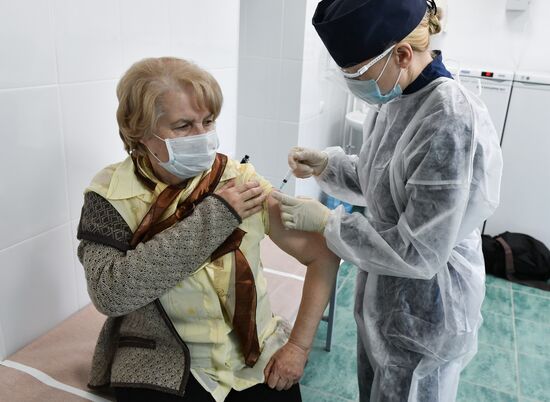 Russia Coronavirus Vaccination 