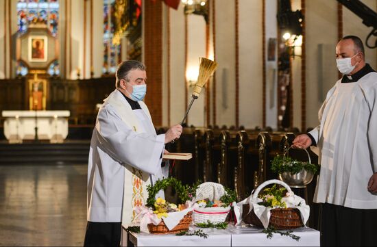 Worldwide Catholic Easter