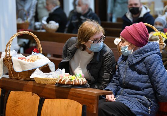  Worldwide Catholic Easter