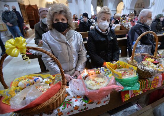  Worldwide Catholic Easter