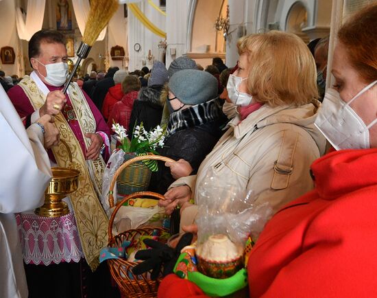  Worldwide Catholic Easter