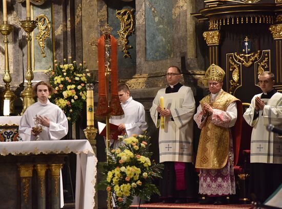  Worldwide Catholic Easter