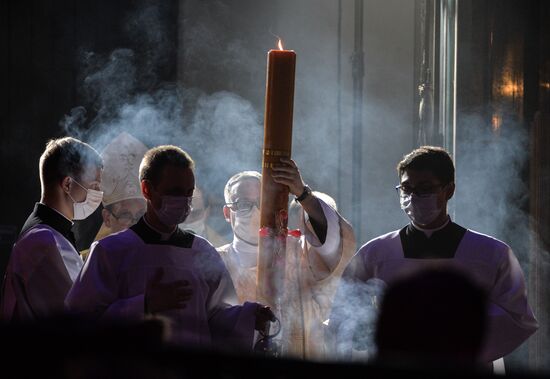 Worldwide Catholic Easter