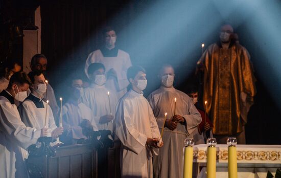 Worldwide Catholic Easter