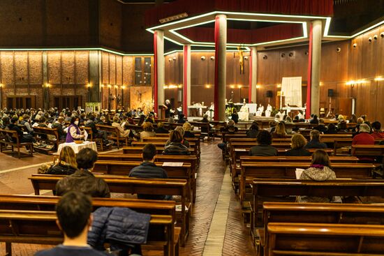 Worldwide Catholic Easter