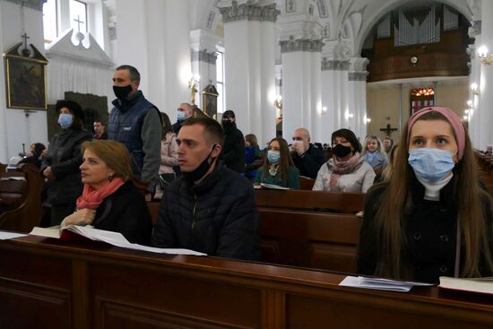 Worldwide Catholic Easter