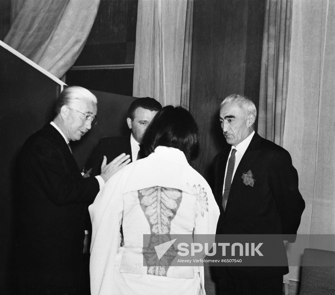 Tajik film director Kamil Yarmatov visits Japan