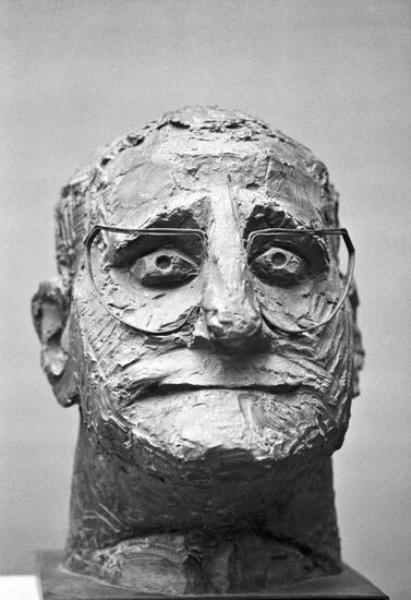 Sculptor Vladimir Zimmerling