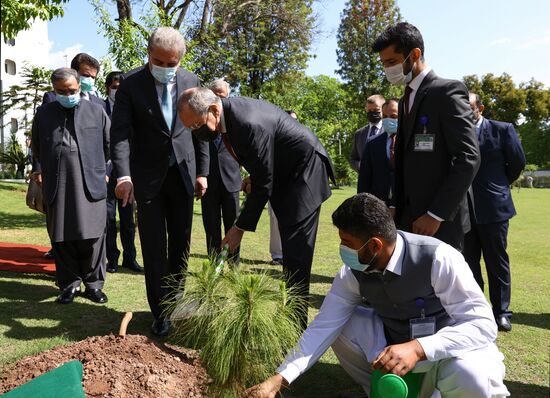 Pakistan Russia