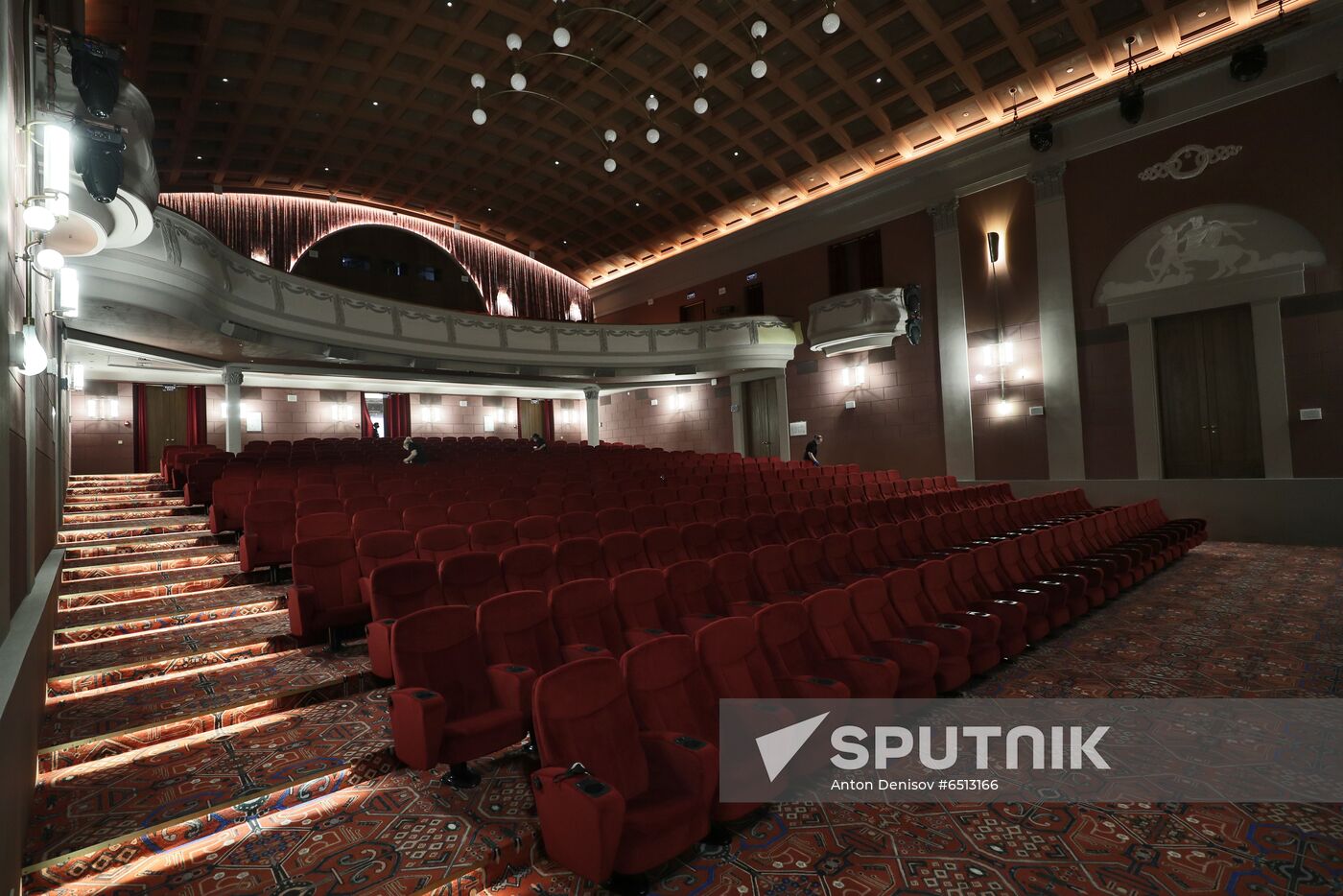 Khudozhestvenny Movie Theater reopens in Moscow