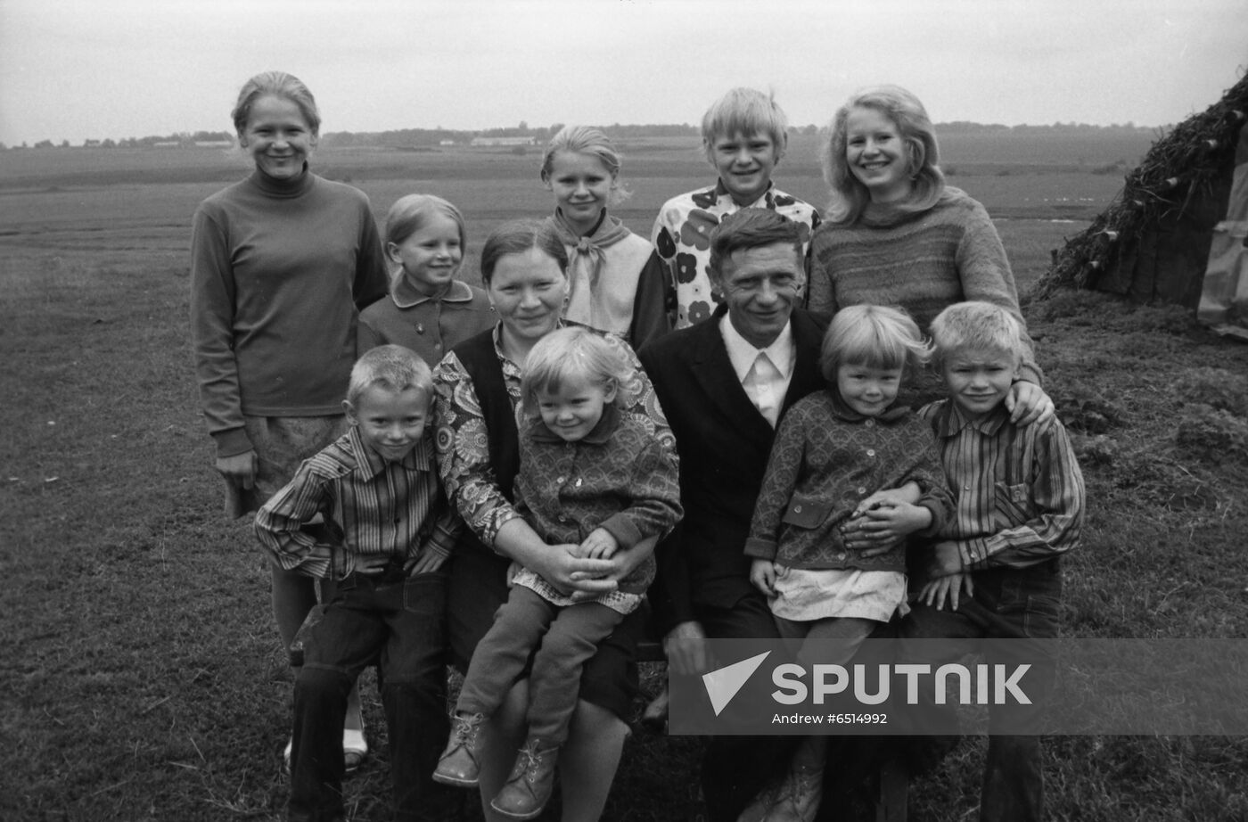 The Korkin family with many children