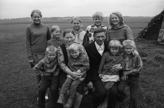 The Korkin family with many children