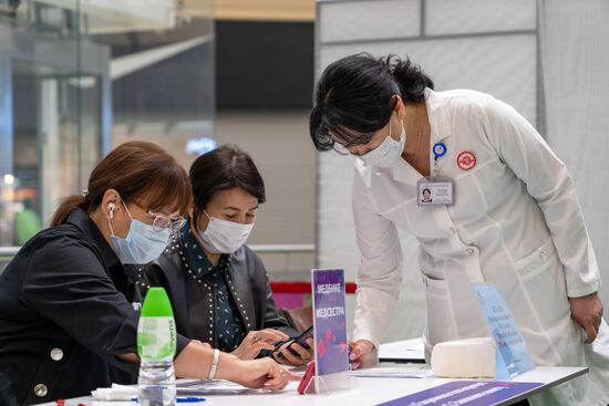 Kazakhstan Russia Coronavirus Vaccination 