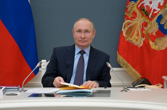 Russia Putin Geographical Society