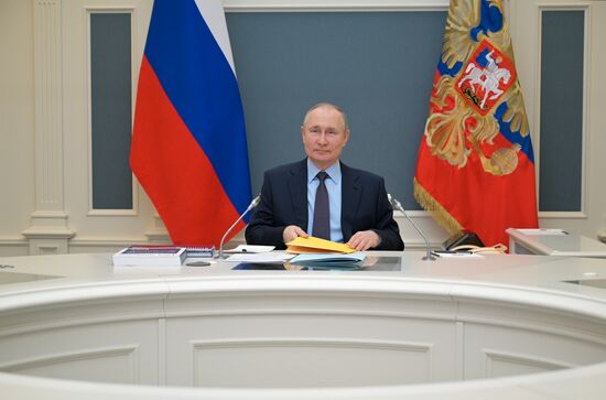 Russia Putin Geographical Society