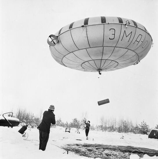 EMA-10 airship for assembly operations