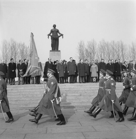 Tunisian Prime Minister Hedi Amara Nouira's visit to USSR