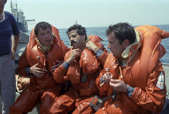 Soviet-Syrian crew of Soyuz TM-3