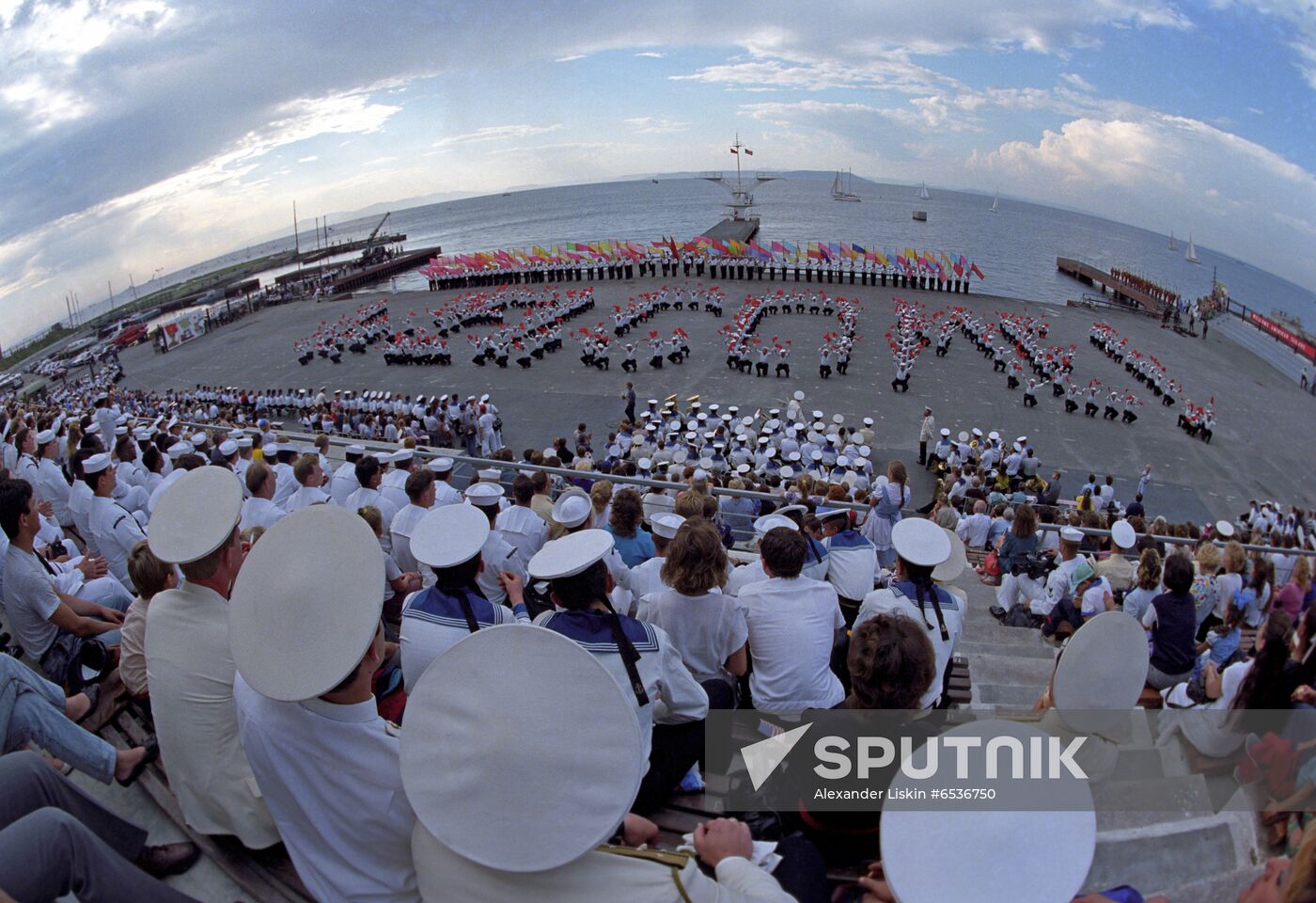 US Navy squadron calls to Vladivostok port