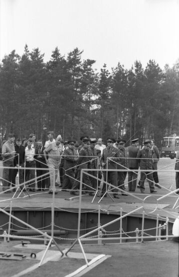 United States Navy Admiral William J. Crowe visits Moscow