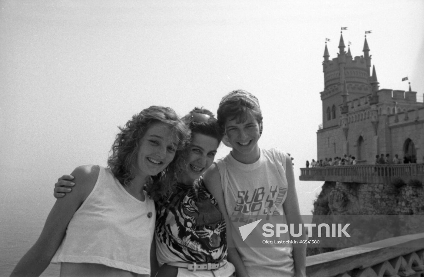 British schoolchildren Jacqueline Smith and Stephen King visit USSR
