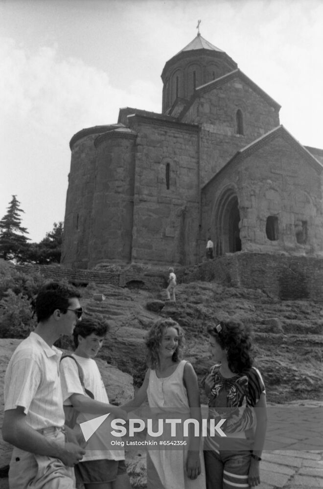British schoolchildren Jacqueline Smith and Stephen King visit USSR