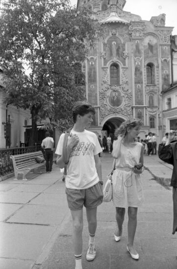 British schoolchildren Jacqueline Smith and Stephen King visit USSR