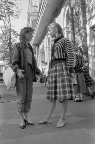 British schoolchildren Jacqueline Smith and Stephen King visit USSR