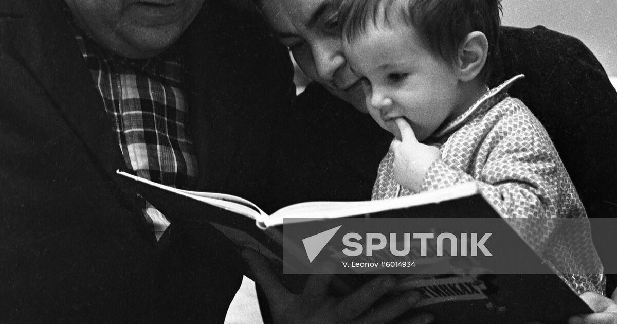 Vladimir Lenin's nephew Viktor Ulyanov and his family | Sputnik Mediabank