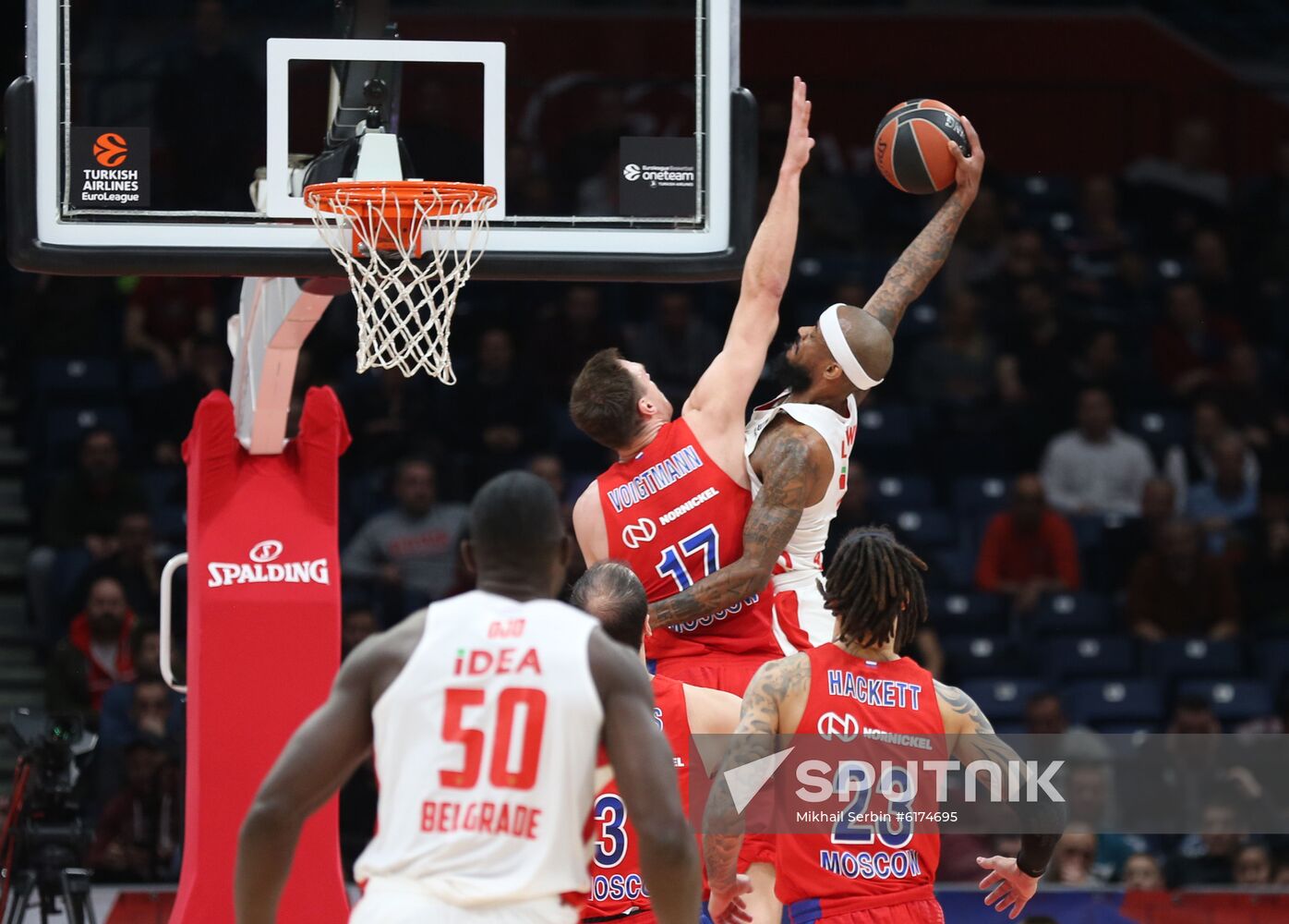 Crvena zvezda deals basketball