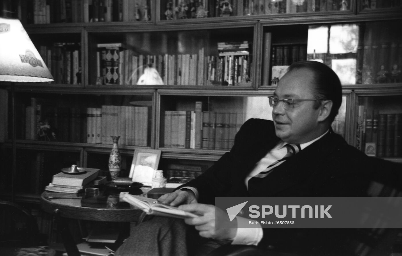Economist Nikolai Shmelev | Sputnik Mediabank