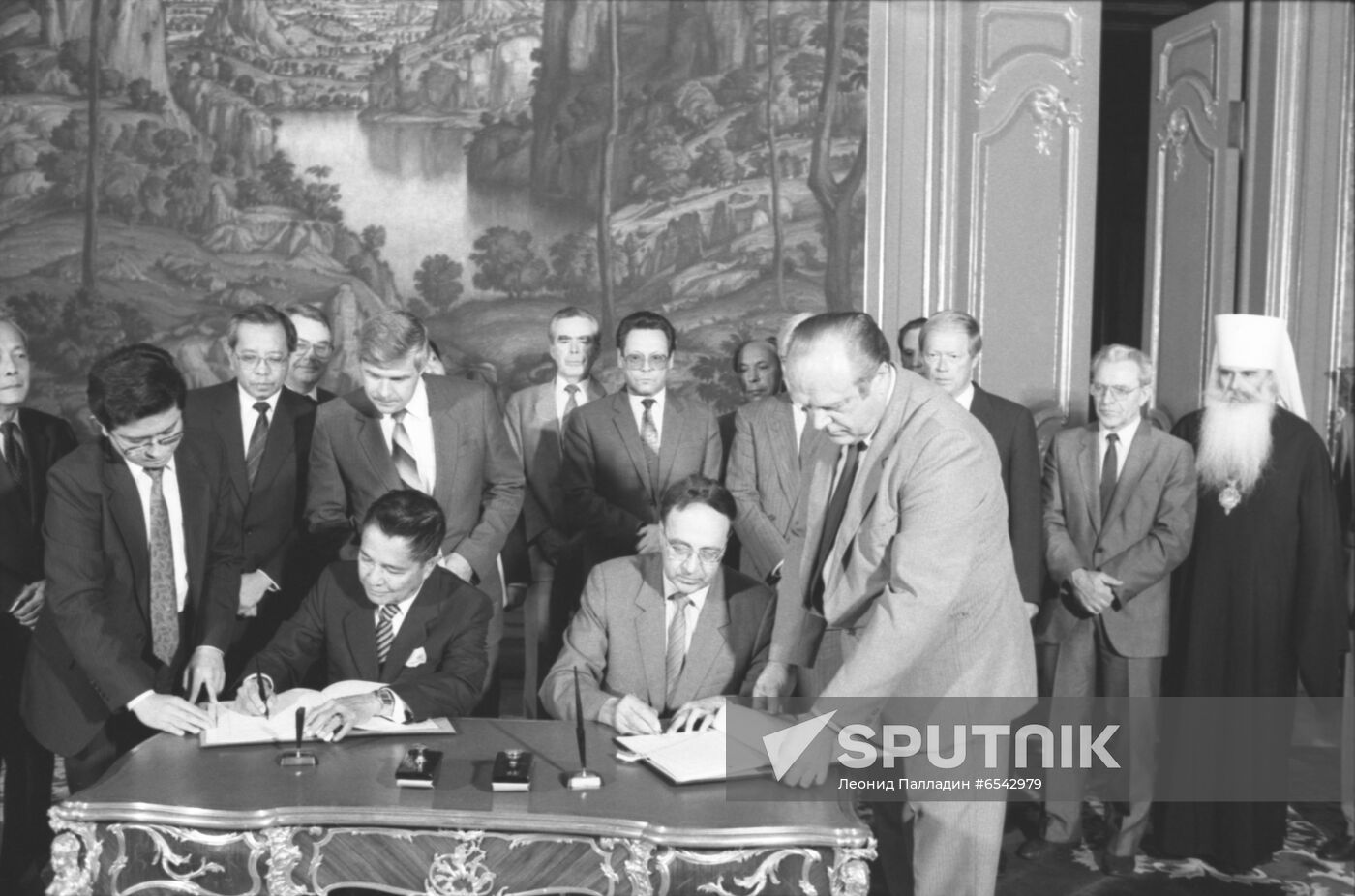 Secretary of Foreign Affairs of Philippines Raul Manglapus in USSR
