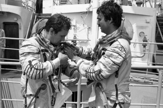 Soviet-Afghan crew prepares for joint space flight