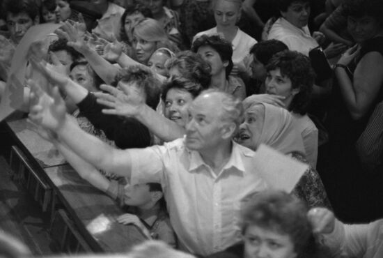 Anatoly Kashpirovsky's healing sessions on television