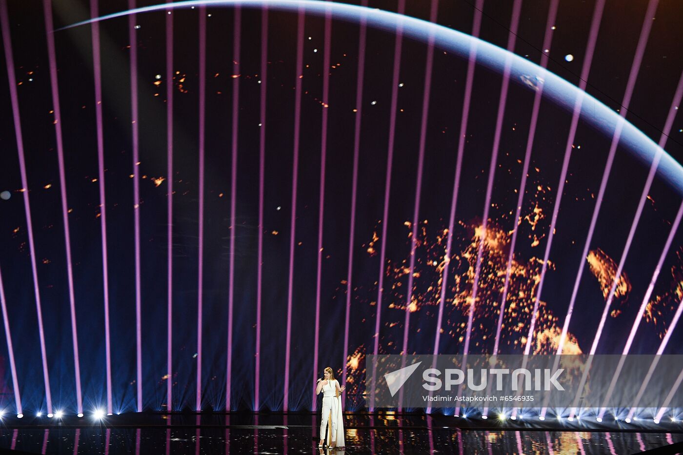 Netherlands Eurovision Song Contest Semi-final 1 Rehearsal