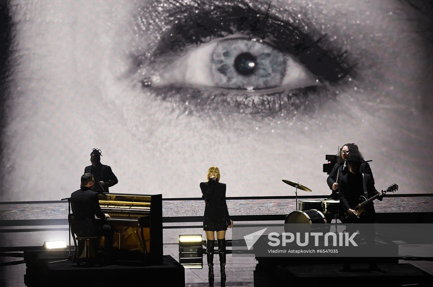 Netherlands Eurovision Song Contest Semi-final 1 Rehearsal