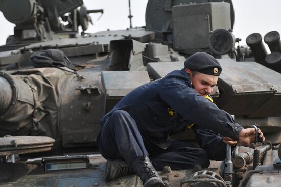 Russia Tank Biathlon