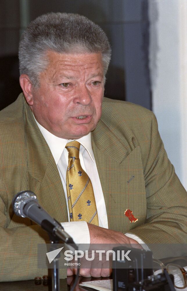 Russian ophthalmologist Svyatoslav Fyodorov