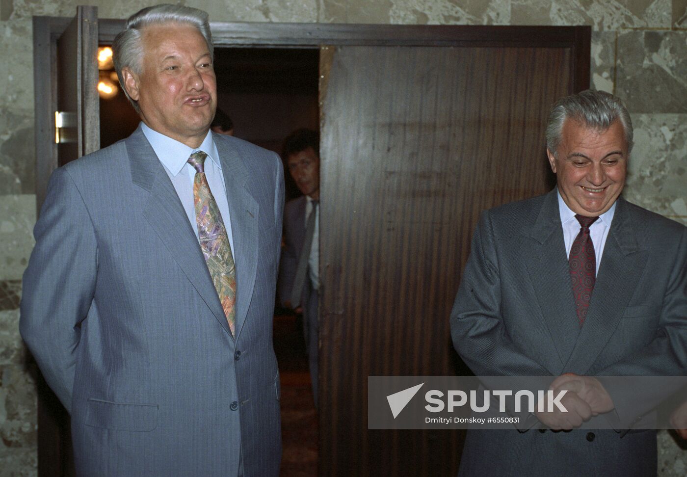Russian President Boris Yeltsin's meeting with Ukrainian President Leonid Kravchuk