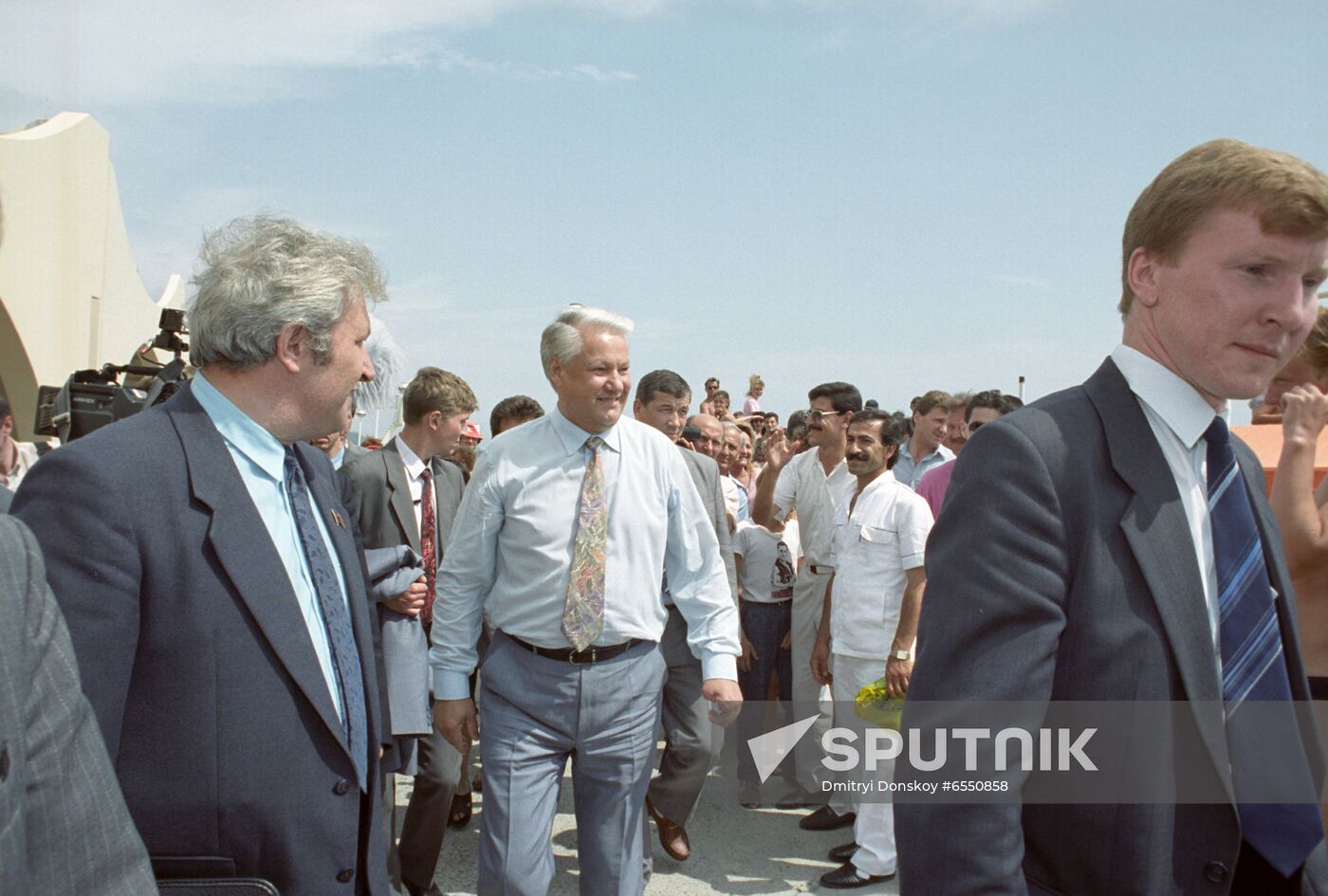 Russian President Boris Yeltsin's meeting with Ukrainian President Leonid Kravchuk