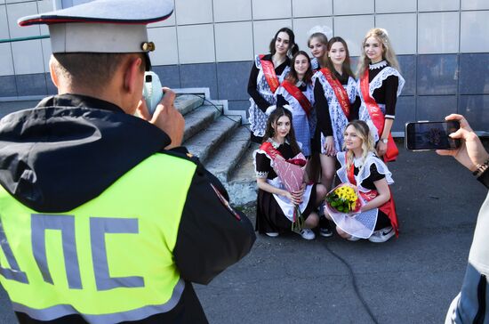Russia School Year End