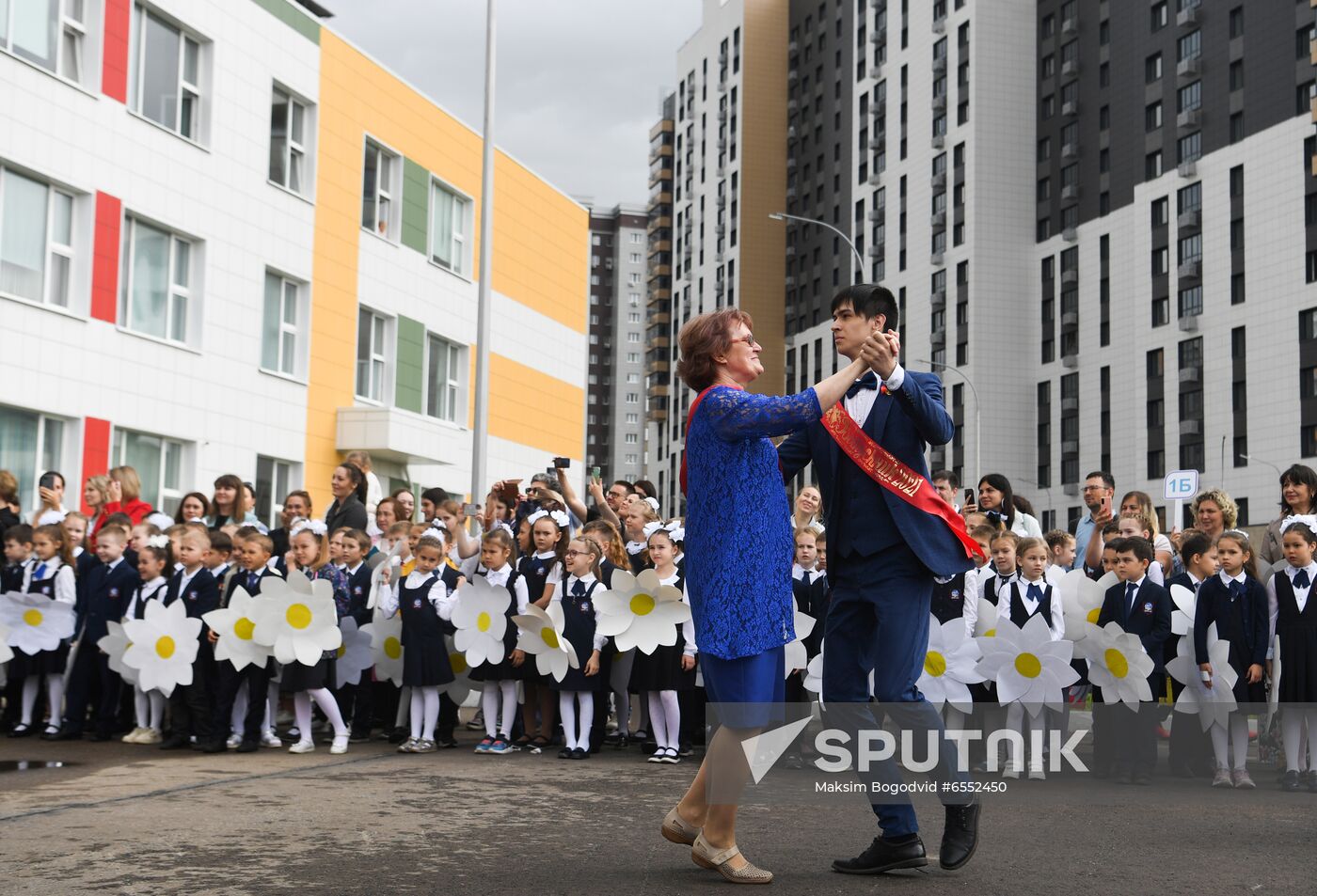 Russia School Year End