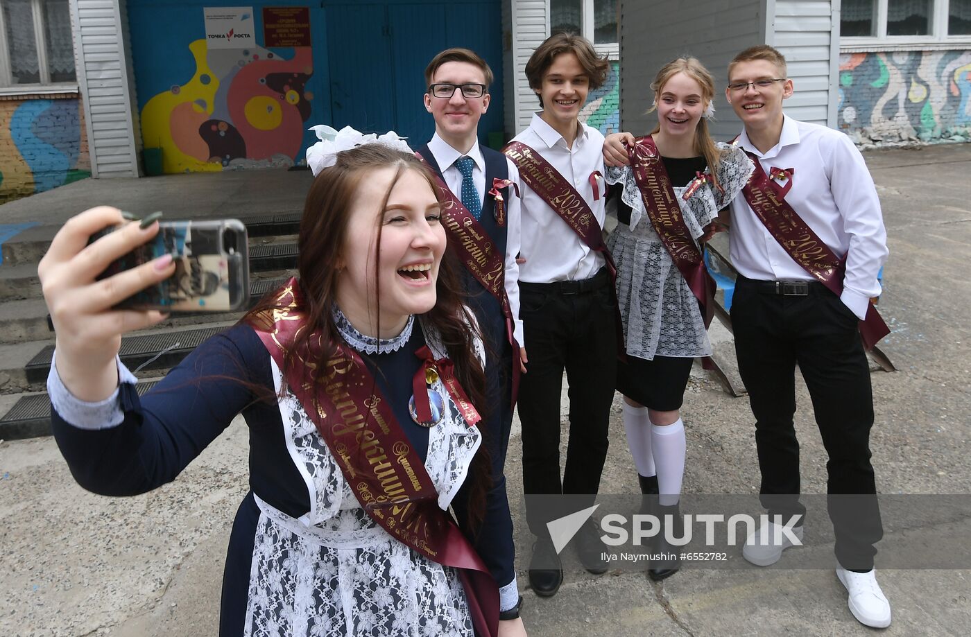 Russia School Year End