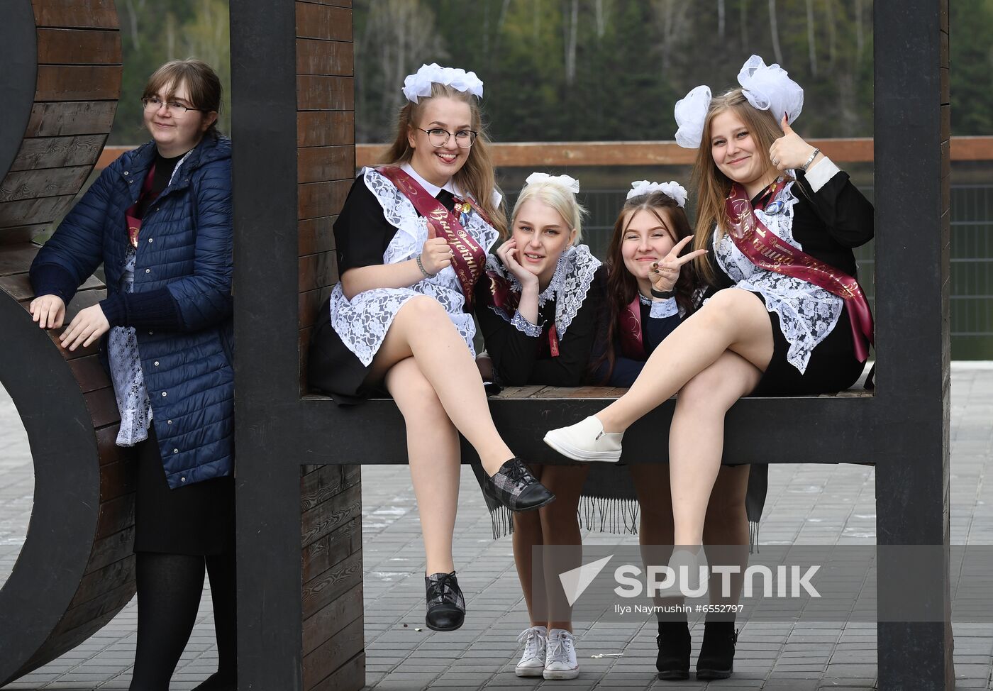 Russia School Year End